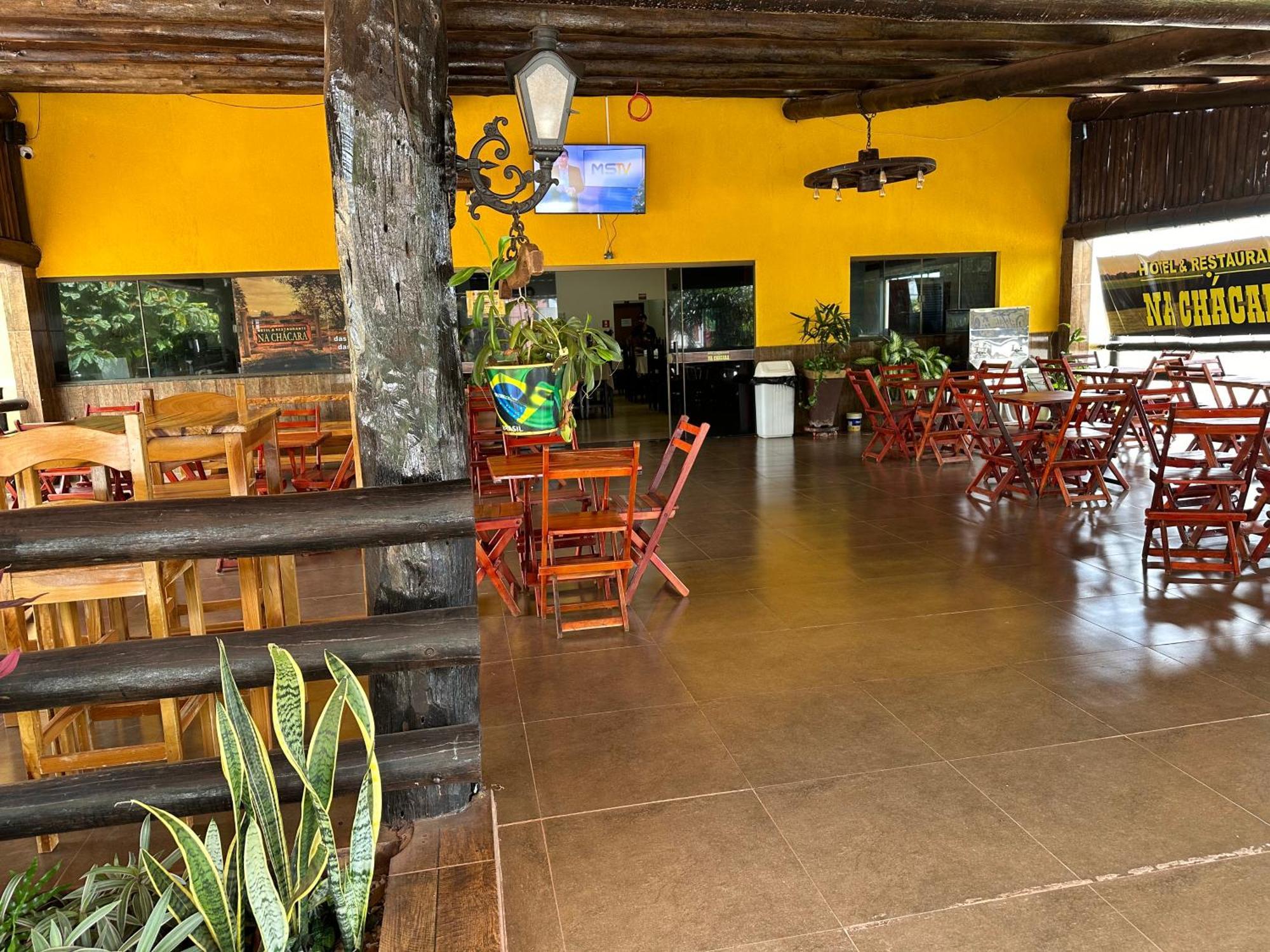 Hotel E Restaurante Na Chacara Dourados Exterior foto