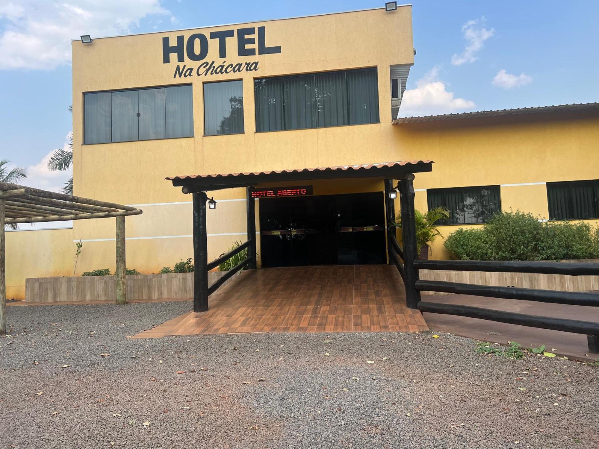 Hotel E Restaurante Na Chacara Dourados Exterior foto